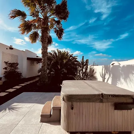 Casa Alizee, Heated Pool, Hot Tub בית נופש