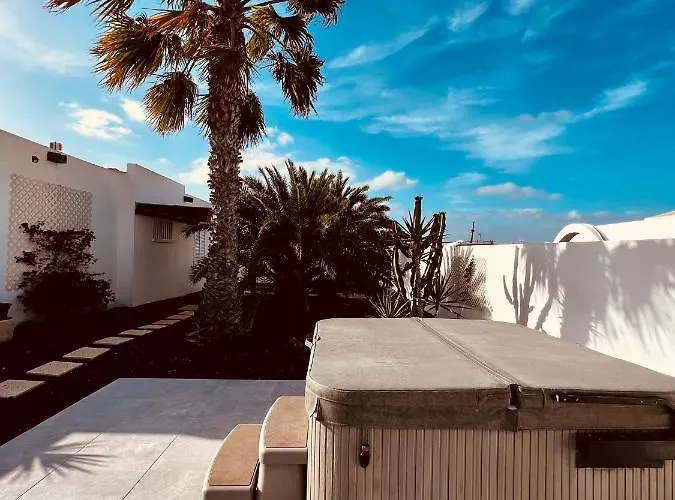 Casa Alizee, Heated Pool, Hot Tub Дом отдыха